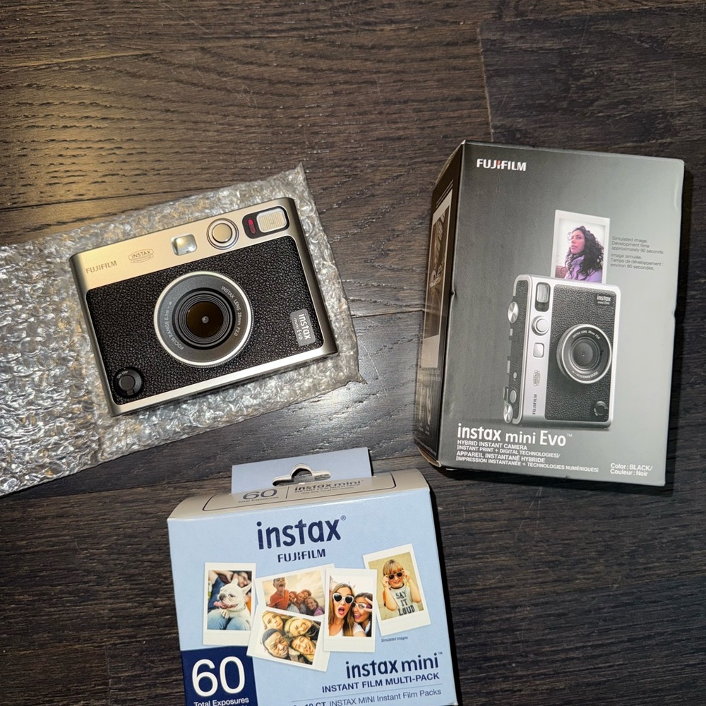 BRAND NEW! Instax Mini Evo Instant Film Camera - Black with Film